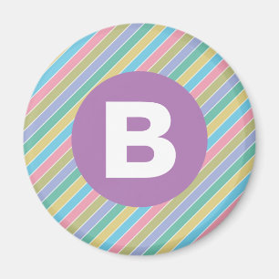 Farbenfrohe diagonale Bonbonstreifen lila Monogram Magnet