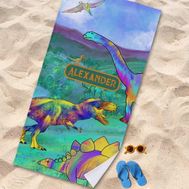 Farbenfrohe Dinosaurier Jurassischer Landschaftsna Strandtuch (Colorful dinosaurs Jurassic landscape custon name beach towel for dino loving kids)