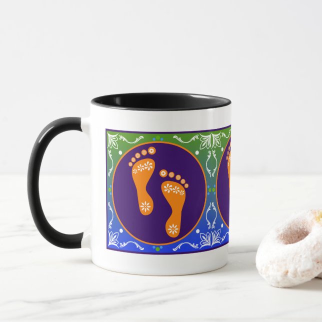 Farbenfrohe Diwali Rangoli mit Footprint Tasse (Mit Donut)