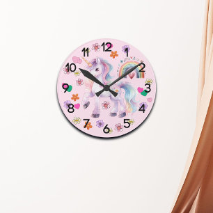 Farbenfrohe Einhorn Regenbogen und Blume Kinderzim Runde Wanduhr