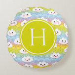 Farbenfrohe Emoji Kawaii Wolken Muster Monogram Rundes Kissen<br><div class="desc">Fügen Sie Ihrem Wohnzimmer oder Schlafzimmer einen niedlichen Akzent mit diesem bezaubernden Monogramm-Kissen hinzu. Es zeigt kawaii Wolken mit bunten Wellen Muster. Personalisieren Sie dieses Wolkenkissen durch Hinzufügen eines Monogramms. Dieses kawaii Muster rundes Kissen wird als personalisiertes Geschenk perfekt.</div>