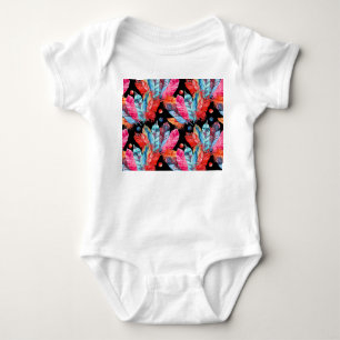 Farbenfrohe Federn, boho, nahtlos, lebendig. Baby Strampler