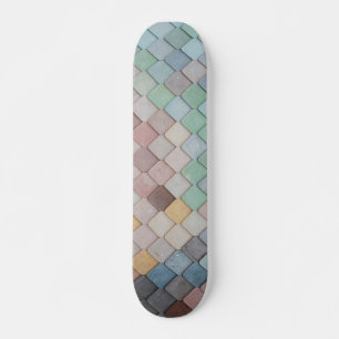 Farbenfrohe Fliesen Muster Skateboard