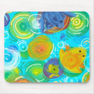 Farbenfrohe Frösche auf farbenfrohem Wasser Mousepad