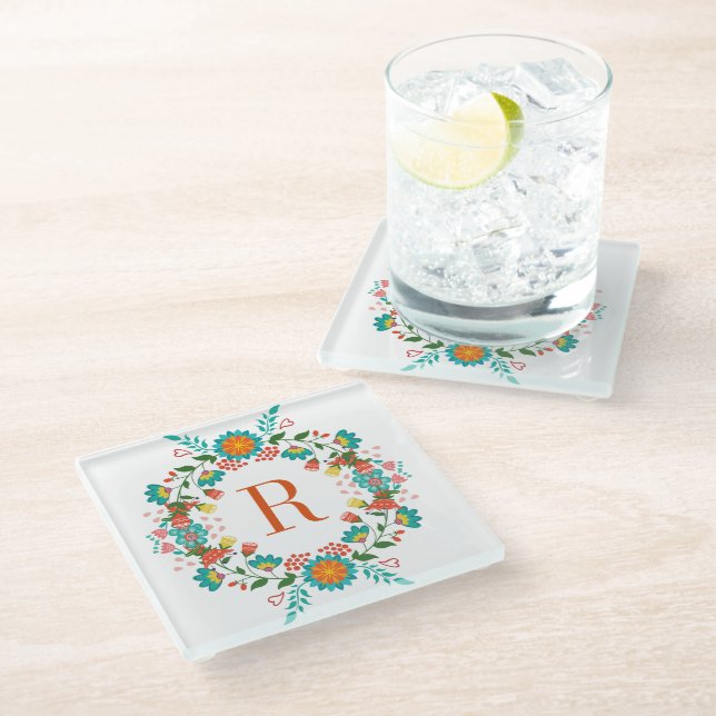 Farbenfrohe Frühlingsblumen Kränze Monogramm Glasuntersetzer (Schrägansicht)