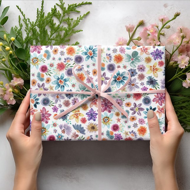 Farbenfrohe Frühlingsrosa Wildblume Grüne Geschenkpapier (Von Creator hochgeladen)