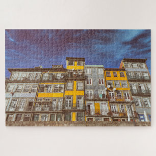 Farbenfrohe Gebäude im Ribeira Bezirk in Porto