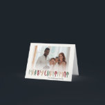 Farbenfrohe grüne Weihnachten geflochtenes Foto<br><div class="desc">Diese farbenfrohe Weihnachtskarte aus verblasstem Foto ist perfekt für Ihre lustige, kreative und helle Weihnachtsfeier. Es ist ein einzigartiger, spielerischer, moderner Schriftart in Rot, Boho Bräune und heller und dunkelgrüner Farbe, die für ein fröhliches, saisonales Ambiente sorgen. Wenn Sie Ihren Lieben den dunklen Winter mit niedlichem Feiertagsjubeln näher bringen wollen,...</div>