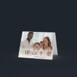 Farbenfrohe grüne Weihnachten geklappt Volles Foto<br><div class="desc">Diese farbenfrohe Weihnachtskarte mit dem gefalteten Foto ist perfekt für Ihren fröhlichen, kreativen und hellen Weihnachtsgrüßen. Es ist ein einzigartiger, spielerischer, moderner Schriftart in Rot, Boho Bräune und heller und dunkelgrüner Farbe, die für ein fröhliches, saisonales Ambiente sorgen. Wenn Sie Ihren Lieben den dunklen Winter mit niedlichem Feiertagsjubeln näher bringen...</div>