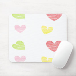 Farbenfrohe Herzen auf Weiß Mousepad