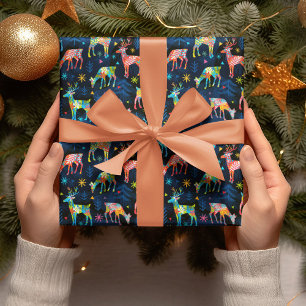 Farbenfrohe HirschChrismas Bäume Snowflakes Geschenkpapier