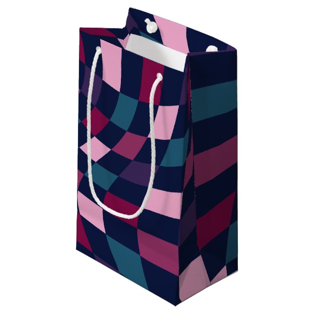 Farbenfrohe Jewel Tone Warped Checkerboard Kleine Geschenktüte (Vorderseite Schrägansicht)