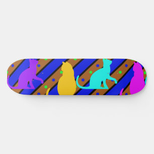 Farbenfrohe Katzen Streifen und Punkte Tierart Skateboard