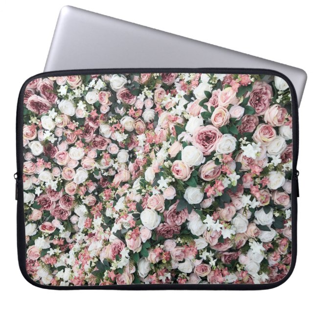 Farbenfrohe künstliche Blume: lebhafter Hintergrun Laptopschutzhülle (Vorderseite)