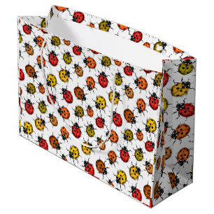 Farbenfrohe Ladybugs auf weiß Große Geschenktüte