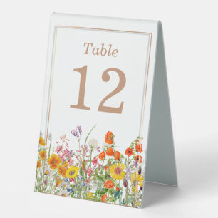 Farbenfrohe Landhochzeit-Tischnummer mit Wildblume Tischaufsteller