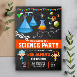 Farbenfrohe Mad Science Kindergeburtstag Party Einladung<br><div class="desc">Erleben Sie die coole naturwissenschaftliche Geburtstagsfeier mit farbenfrohen Laborgeräten und niedlichen Kids vor dem Hintergrund eines Chalkboards. Fügen Sie einfach Ihre Veranstaltungsdetails zu dieser einfach zu bedienenden Vorlage hinzu,  um sie zu einer einmaligen Einladung zu machen. Dreh die Karte um ein farbiges Streifen-Muster auf der Kartenrückseite zu zeigen.</div>