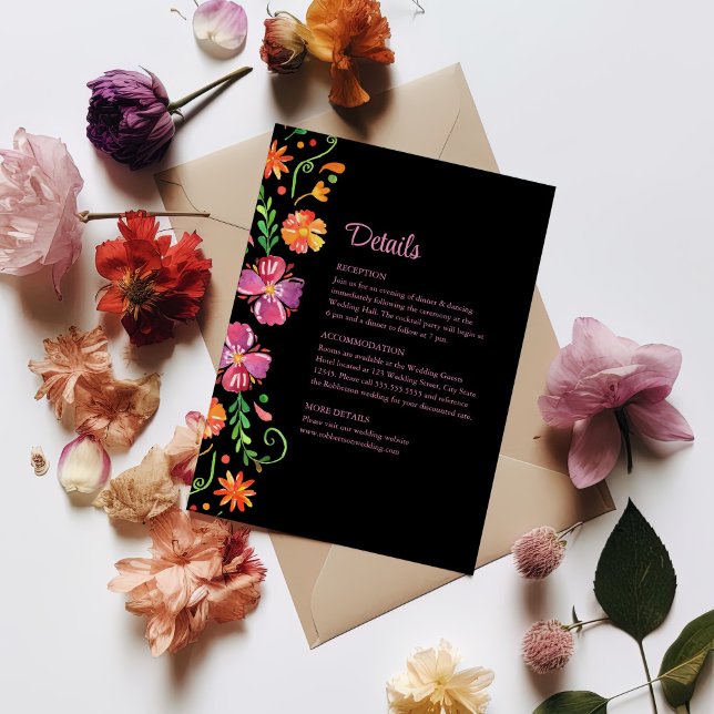 Farbenfrohe mexikanische Blumenfiesta - Details zu Einladung (Colorful Mexican Floral Fiesta Wedding Details Invitation on a table withd colorful flowers.)