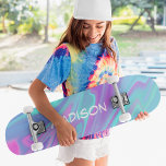 Farbenfrohe moderne Girly Blue Pink Liquid Marmor Skateboard<br><div class="desc">Farbenfroher,  moderner Girly Blue Pink Liquid Marmor mit einem modernen,  farbenfrohen Marmormuster in Rosa,  lila und Blau mit Ihrem personalisierten Namen. Personalisieren Sie diese,  indem Sie den Text in dem dafür vorgesehenen Textfeld bearbeiten. Entworfen von ©Evco Studio www.zazzle.com/store/evcostudio</div>