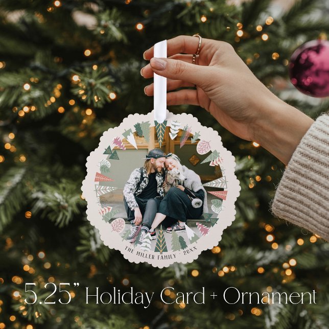 Farbenfrohe Moderne Weihnachtsbaumwelt Foto IVORY Ornament Karte (Modern hand drawn Christmas tree wreath illustration custom photo Holiday card and ornament in one!)