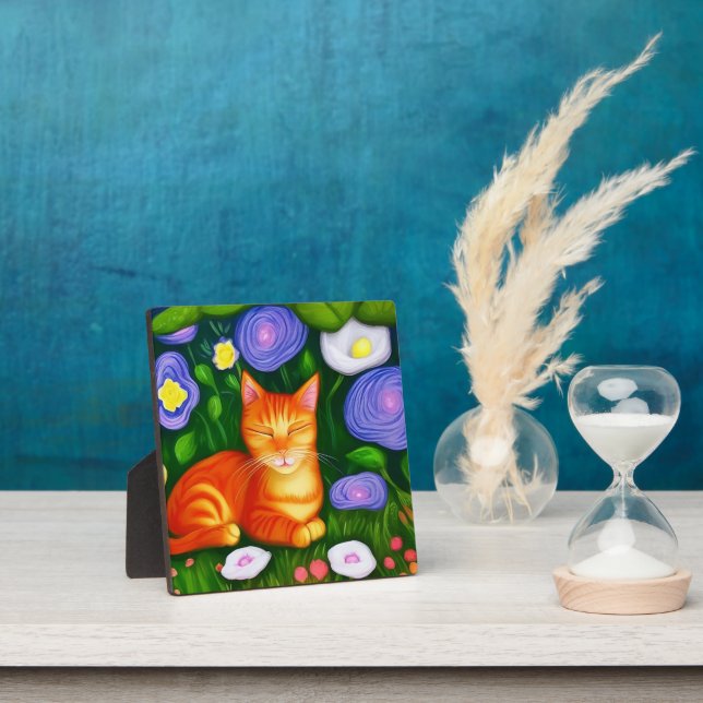Farbenfrohe Orangenkatze im Blumengarten Fotoplatte (InSitu)