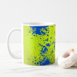 Farbenfrohe Paint-Eimer mit farbigem Spritzer Kaffeetasse