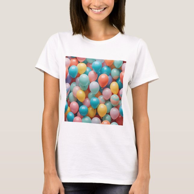 Farbenfrohe Party Balloons Muster T-Shirt (Vorderseite)