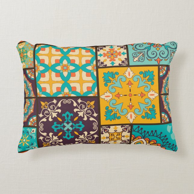 Farbenfrohe Patchwork Islamische Tile Nahtlos Dekokissen (Vorderseite)