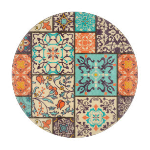 Farbenfrohe Patchwork-Kachel: Islamische Majolika- Schneidebrett