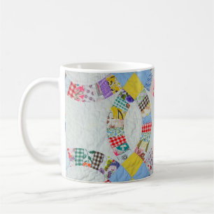 Farbenfrohe Patchwork-Steppdecke Kaffeetasse