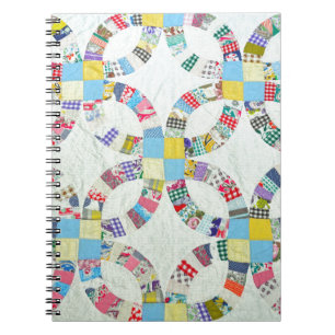 Farbenfrohe Patchwork-Steppdecke Notizblock