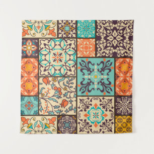 Farbenfrohe Patchwork-Tile: Motive der islamischen Wandteppich