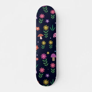 Farbenfrohe Pilze mit fantastischem Blumenmuster Skateboard