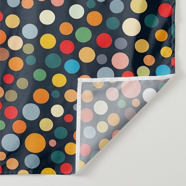 Farbenfrohe Polka Punkte auf dunklem Hintergrund Wandteppich (Detail)