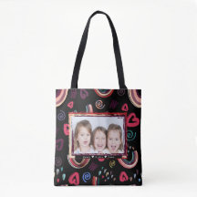 Farbenfrohe Rainbow Tote Taschengestaltung mit tre