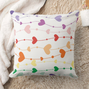 Farbenfrohe Regenbogen Herz-Garland Muster Kissen