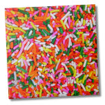 Farbenfrohe Regenbogensprinklen Fliese<br><div class="desc">Super süß kleiner Druck mit den immer beliebten Eis Regenbogensprinkles. Ideal für Eis- oder Süßigkeiten-Liebhaber. Wie niedlich wäre das in einem Eisladen oder einer Bäckerei? Ob Sie gewollt haben, diese Kachel als kleinen Untersetzer oder Trivet für einen Drink oder Teller zu verwenden... oder Sie gewollt, groß mit einem Küchenrücken oder...</div>