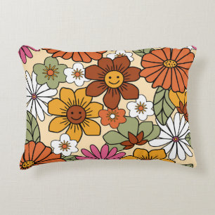 Farbenfrohe Retro-Blumenmuster im 70er-Stil. Vinta Dekokissen