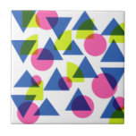 Farbenfrohe Retro-geometrische Formen der 90er Jah Fliese<br><div class="desc">Fun Retro der 1990er Jahre inspirierte neongeometrisch geformtes Design in hellgelb,  blau und rosa.</div>