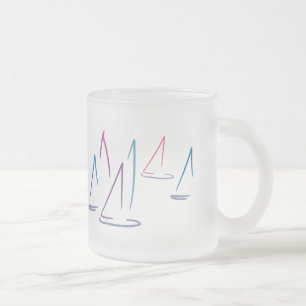 Farbenfrohe Segelboote Mattierte Tasse