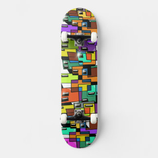 Farbenfrohe Skateboard-Decke in der Stadt Skateboard