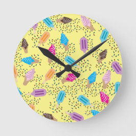 Farbenfrohe Sommereisenzüge Creme Muster Runde Wanduhr