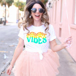 Farbenfrohe Sommerfarben heizen flüssige Buchstabe T-Shirt<br><div class="desc">Wenn Sie eine Erklärung für Sommervibes Design-Hemd suchen,  um Ihre Sonne und Meer-vibes zu zeigen,  ist es das. Genießen Sie die Kälte und die Hitze des Sommers mit dem sonnenverwöhnten Schriftzeichen-Gefühl und genießen Sie Ihre Lieblingsaktivitäten mit diesem farbenfrohen,  blauen T - Shirt,  der mit Liebe entworfen wurde.</div>