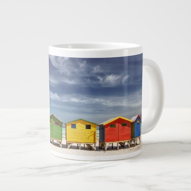 Farbenfrohe Strandhäuser | Muizenberg, Südafrika Jumbo-Tasse (Vorderseite Rechts)