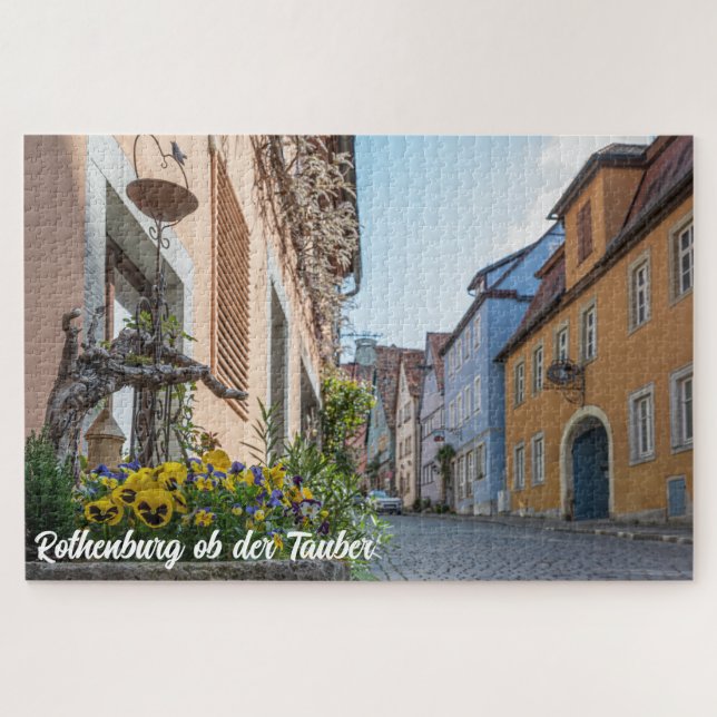 Farbenfrohe Straße in Rothenburg ob der Tauber (Horizontal)