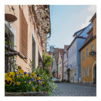 Farbenfrohe Straße in Rothenburg ob der Tauber
