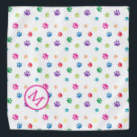 Farbenfrohe Tierpaw-Monogramm Halstuch<br><div class="desc">Zeigen Sie, wie viel Sie Tiere mit dieser niedlichen bunten Pfote gemustert bandana Liebe. Auch sieht phantastisch aus mit einem schwarzen Hintergrund. Wetten Sie, dass Ihr Haustier es anziehen wird!</div>