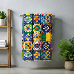 Farbenfrohe traditionelle mexikanische Talavera Ti Strandtuch<br><div class="desc">Dieses Design kann durch Auswahl der Option Design bearbeiten personalisiert werden. Sie können auch auf andere Gegenstände übertragen. Kontaktieren Sie mich unter colorflowcreations@gmail.com oder nutzen Sie die Chat-Option oben auf der Seite, wenn Sie dieses Design auf einem anderen Produkt haben möchten oder Hilfe bei diesem Design benötigen. Sehen Sie mehr...</div>