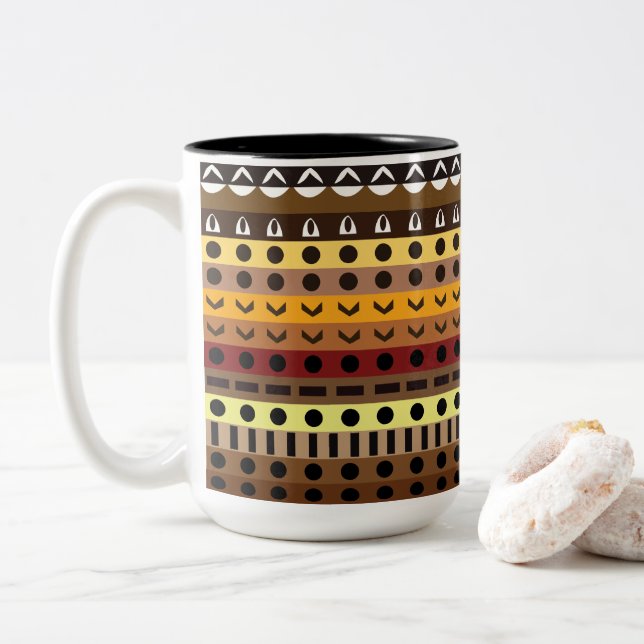 Farbenfrohe Tribal Deko Art Pattern Zweifarbige Tasse (Mit Donut)