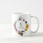 Farbenfrohe tropische Blume Bouquet Monogram Kaffeetasse<br><div class="desc">Elegante moderne,  farbenfrohe tropische Blume Bouquet-Arraignment mit Kreis und personalisierbaren Namen und Monogramm.</div>